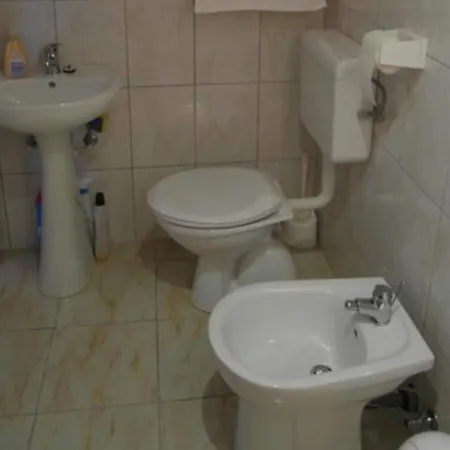 公寓 One Bedroom With Terrace *