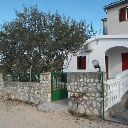 One Bedroom With Terrace Apartment *