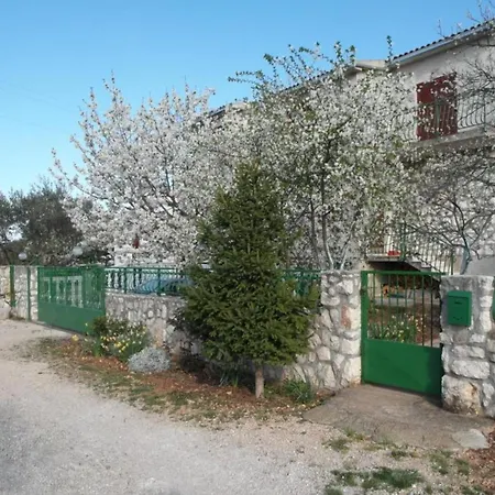 Apartment One Bedroom With Terrace *